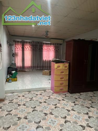 LÊ ĐÌNH CẨN BÌNH TÂN --HẺM XE TẢI TỚI CỬA --70M2--2 TẦNG--GIÁ :4.7 TỶ (TL) - 4