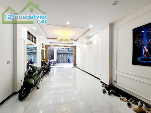 Lạc Trung 55m, 5 Tầng Thang máy, Giá 14.5 tỷ. cách ô tô tránh 20m