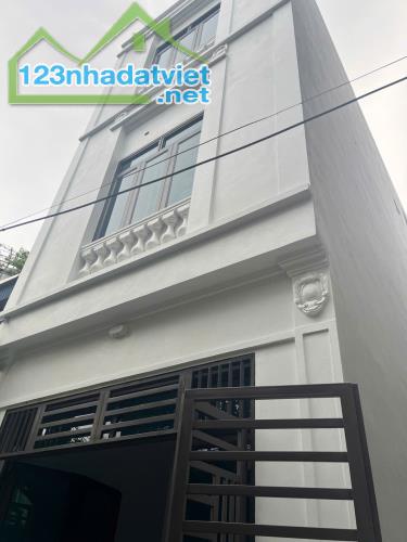 cần bán nhà 3 tầng mới tinh ngõ Triệu Quang Phục, P. Cẩm Thượng, TP. Hải Dương. - 1