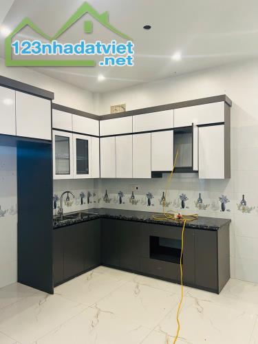 cần bán nhà 3 tầng mới tinh ngõ Triệu Quang Phục, P. Cẩm Thượng, TP. Hải Dương. - 2