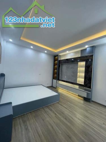 ban nhà khương đình , thanh xuân 32,1m2.có sổ phố khuong dinh chạy dọc theo bờ sông to lic