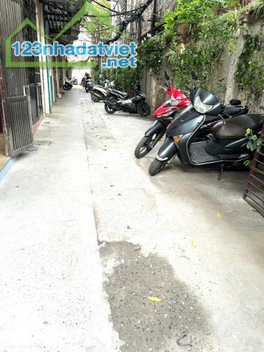 Bán nhà lô góc Minh Khai - Hai Bà Trưng, 5 tầng, 4 ngủ, giá 6.8 tỷ ngõ nông rộng