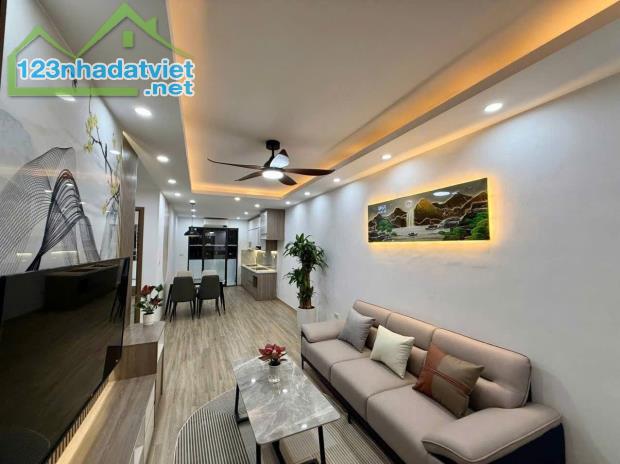 Bá.n gấp căn hộ chung cư view hồ mát lịm quận Hoàng Mai, tầng 9, 72m2, 2 ngủ, giá cực kỳ