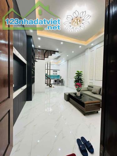 TRẦN THÁI TÔNG CẦU GIẤY GẦN PHỐ GẦN TRƯỜNG BỆNH VIỆN CẦN BÁN - 1