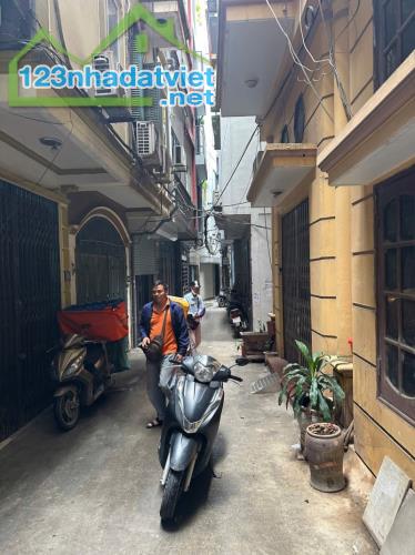 Nhà 17 PKK - Dòng tiền. Khúc Thừa Dụ, Cầu Giấy. 86mx6; MT 8.5m; Giá 18.9 tỷ TÒA CCMN 17PKK - 4