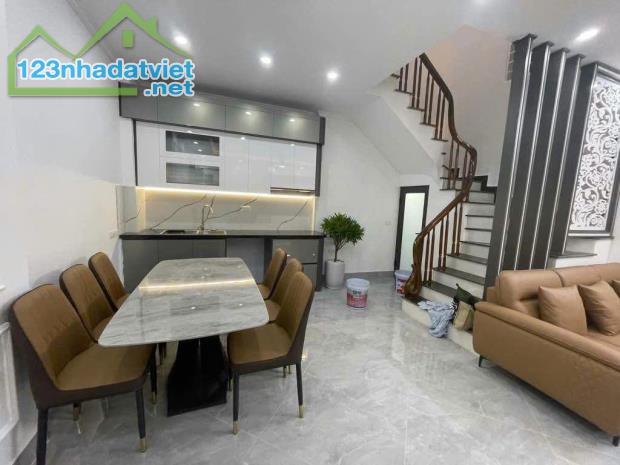 Bán nhà chính chủ Phố Khương Đình, 32.1m2, ngõ to rộng rãi, full nội thất, giá chỉ 7.8 tỷ - 2
