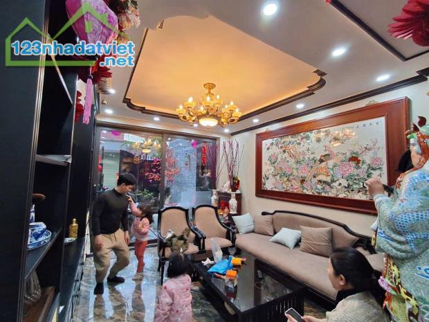 BÁN NHÀ NGUYỄN KHANG🔅 DT 47M2🔅MT 4M🔅 12 TỶ🔅NHÀ DÂN XÂY🔅GẦN PHỐ🔅NGÕ XE MÁY TRÁNH