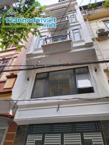 Bán nhà Phạm Văn Đồng, 46m2, phân lô, ô tô tránh, nội thất chủ tặng,  nhỉnh 8tỷ.