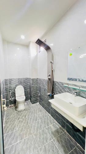 800 Triệu dọn vào ở ngay, Nhà vừa xây hoàn thiện, Ngay Đối Diện Chợ Thạnh Phú . - 1
