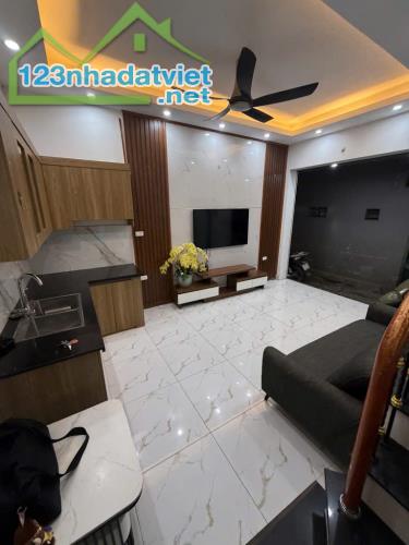 Nhà riêng sát phố, công viên, đẹp và hiếm, trung tâm quận Hai Bà Trưng, 28m2, 4 tầng, 3 - 2