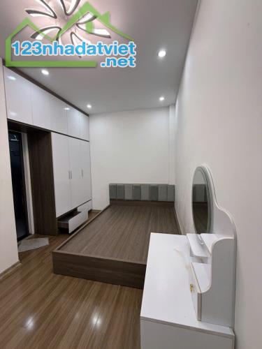Nhà riêng sát phố, công viên, đẹp và hiếm, trung tâm quận Hai Bà Trưng, 28m2, 4 tầng, 3 - 3