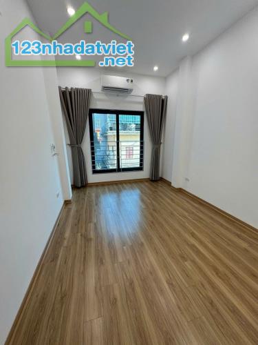 Bán nhà dân xây Vĩnh Hưng, 38m, 6,8 tỷ, Lh: 0984417892.