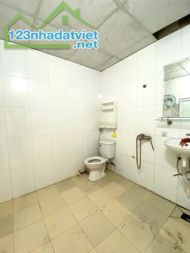SIÊU HIẾM: 100T/M, BÁN 42M ĐẤT SỔ ĐỎ; 4,3 TỶ TẶNG NHÀ CẤP 4, PHỐ TRẦN KHÁT CHÂN, GẦN Ô TÔ - 2