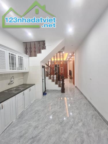 Nhà phân lô, ngõ thông bàn cờ, ô tô qua nhà, ở ngay-Hoàng Mai - 1