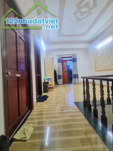 Bán nhà 1 Trệt 1 Lầu Dĩ An, ngang KHỦNG 8m,đường xe hơi,gần Chiêu Liêu - 1