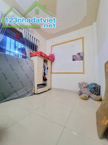 Bán nhà 1 Trệt 1 Lầu Dĩ An, ngang KHỦNG 8m,đường xe hơi,gần Chiêu Liêu - 2