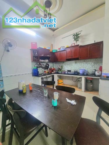 Bán nhà 1 Trệt 1 Lầu Dĩ An, ngang KHỦNG 8m,đường xe hơi,gần Chiêu Liêu - 3