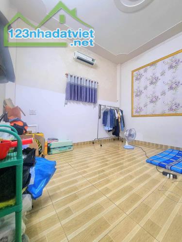 Bán nhà 1 Trệt 1 Lầu Dĩ An, ngang KHỦNG 8m,đường xe hơi,gần Chiêu Liêu - 4