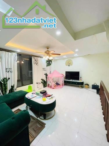 Bán nhà riêng phố Mễ Trì, 30m2 x 5 tầng, lô góc 2 mặt thoáng, giá nhỉnh 6 tỷ - 4
