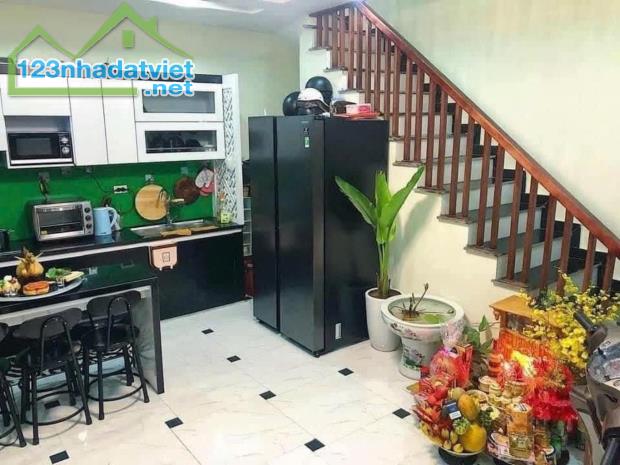 Bán nhà riêng phố Mễ Trì, 30m2 x 5 tầng, lô góc 2 mặt thoáng, giá nhỉnh 6 tỷ - 3