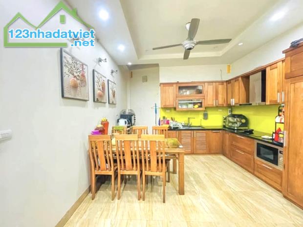 Nhà đẹp Mễ Trì 60m2*5T, mt 4.5m kinh doanh, gần ô tô, 2 thoáng, nt xịn 12 tỷ - 1