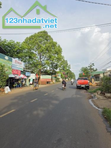 Mặt tiền YWang ngay Uỷ Ban xã Eakao 5×60 tặng nhà cấp 4 cho thuê