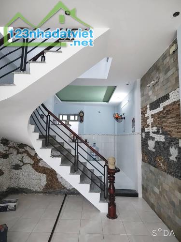 Bán Nhà Trương Thị Hoa 57m2, 2 Tầng BTCT,khu vực hiếm nhà bán. - 2