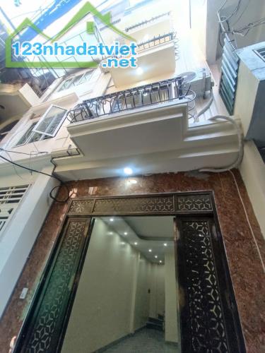 Bán nhà Nhân Hòa - Gần Royal City, ngõ rộng thoáng - 39m² - 6.45 tỷ.