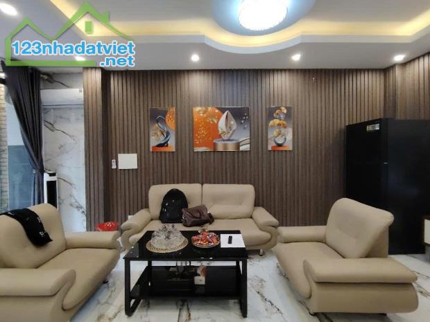 BÁN NHÀ MỚI PHỐ LĨNH NAM , 40 m² x 5 TẦNG  GIÁ NHỈNH 7 TỶ 🏠 💥 NHÀ DÂN XÂY KIÊN CỐ – NG