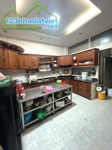 Bán Nhà Q10 - Lê Hồng Phong - 5 Tầng - 100m2( 6.3m x16m), 4 Phòng ngủ chỉ 12 tỷ nhĩnh - 4