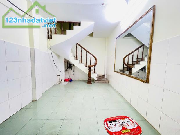 Bán nhà căn góc Hàm Tử Quan - Hoàn Kiếm, Ô tô tránh 30m2 3Tỷ Cực Hiếm