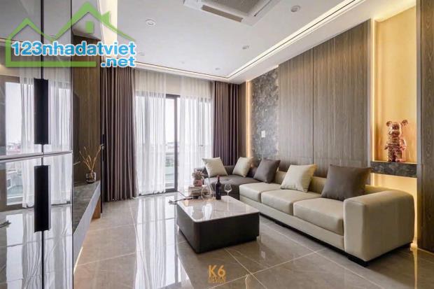 NHÀ ĐẸP PHỐ ĐÀM QUANG TRUNG - FULL NỘI THẤT /THANG MÁY - Ô TÔ 7 CHỖ NGỦ TRONG NHÀ - S=35M2