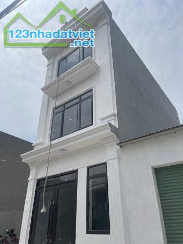 Bán Nhà 3 Tầng Mặt Chính Sau UBND P.Hà Khánh. DT:60m2,MT:4.5m !!!