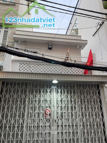 Nhà Xô Viết Nghệ Tĩnh, Quận Bình Thạnh, ngang 5.1 m, giá chỉ 3.9 tỷ.