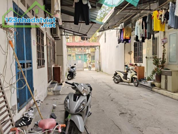 SIÊU PHẨM HIẾM - PHÂN LÔ QUÂN ĐỘI - Ô TÔ 7 CHỖ VÀO - SÁT KHU ĐÔ THỊ GOLDMART CITY