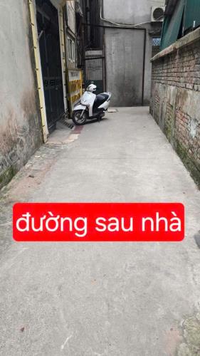 Nhà hiếm đường Giải Phóng, gần bến xe Nước Ngầm, 2 mặt ngõ trước sau, sát phố chính, dt