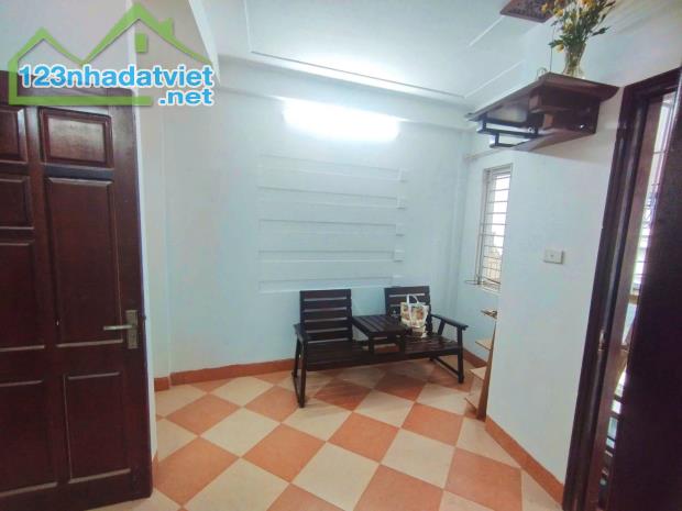 Căn hộ chung cư mini 93 Trung Kính, 1 ngủ 1 khách, giá chỉ 1.4 tỷ có thương lượng