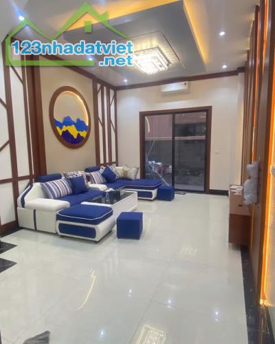 Nhà đẹp Đường Nguyễn Văn Linh 50m2 -  4 tầng -  4.5m MT - 5.8 tỷ - Long Biên - Hà Nội - 1