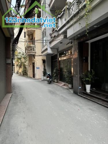 Bán Nhà Ngõ 40 Tô Vĩnh Diện 30,5m2 4 Tầng Gần Phố Gần Ô Tô Giá Chỉ 5,9 Tỷ