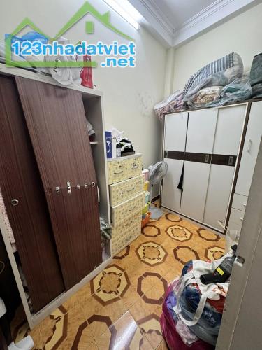 Bán Nhà Ngõ 40 Tô Vĩnh Diện 30,5m2 4 Tầng Gần Phố Gần Ô Tô Giá Chỉ 5,9 Tỷ - 2