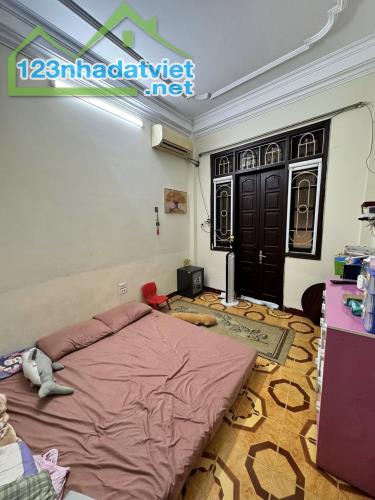 Bán Nhà Ngõ 40 Tô Vĩnh Diện 30,5m2 4 Tầng Gần Phố Gần Ô Tô Giá Chỉ 5,9 Tỷ - 3