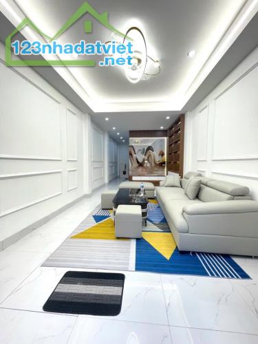 🔥 BÁN NHÀ NGÕ 136 TRIỀU KHÚC – 39M² × 4 TẦNG – 4 NGỦ – GIÁ CHỈ 5.8 TỶ 🔥