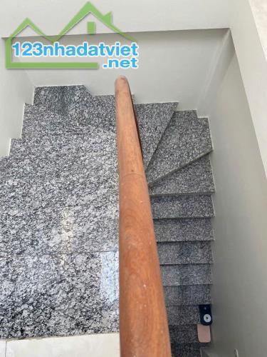 Bán nhà 4 T ngõ ô tô Nguyễ Văn Cừ, gần cầu Chương Dương DT 36m MT~ 4m giá 7,5 tỷ - 2