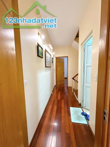 Bán nhà 5T Bồ Đề ngõ oto DT49m ,MT4m giá 12,95 tỷ - 1