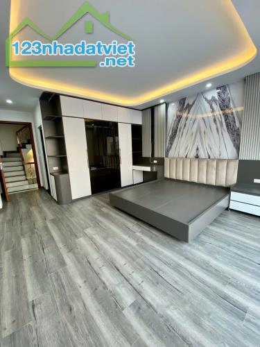 Bán nhà Ngọc Thuỵ,Long Biên 6 tầng,50m,mt4.6m oto vào nhà nhỉnh 13 tỷ - 5