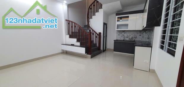 SIÊU PHẨM 3 MẶT THOÁNG - NHÀ ĐẸP CHẮC CHẮN -  SÁT MẶT PHỐ  -  BÁT KHỐI - 2
