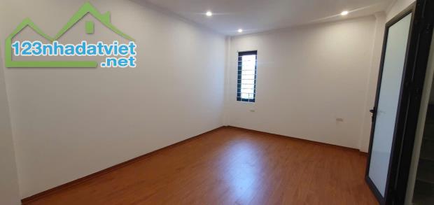 SIÊU PHẨM 3 MẶT THOÁNG - NHÀ ĐẸP CHẮC CHẮN -  SÁT MẶT PHỐ  -  BÁT KHỐI - 3