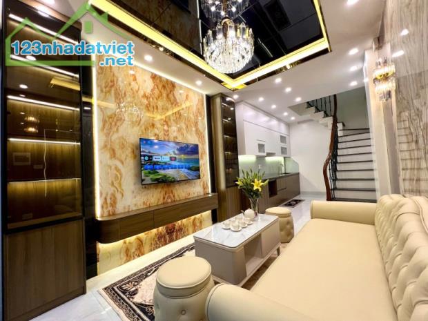 BÁN NHÀ DÒNG TIỀN – 9 PHÒNG KHÉP KÍN – TRUNG TÂM NHÂN HÒA, NHÂN CHÍNH – 60M² – 5 TẦNG –