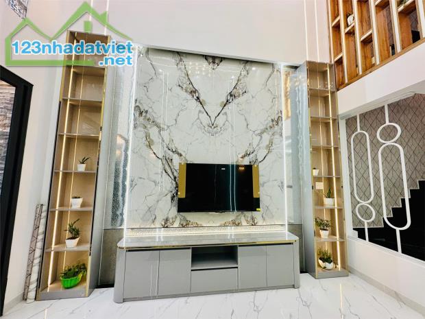 GẤP BÁN NHÀ MỚI 4X17, DTSD: gần 212m2  tại TX33, P.Thạnh Xuân, Quận 12, TP.HCM, 6 - 2