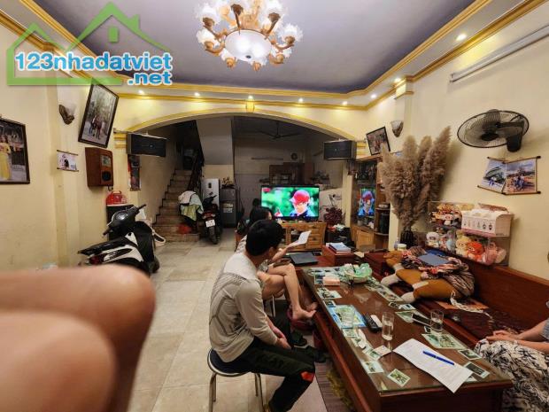 BÁN NHÀ ĐẸP LUNG LINH PHỐ BẾ VĂN ĐÀN, HÀ ĐÔNG 8 TỶ - 2